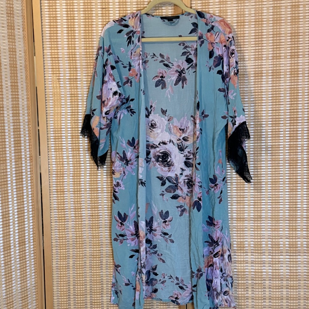 Midnight Bakery Floral Kimono Robe Light Blue Lace Trim XS/S Beach Bohemian